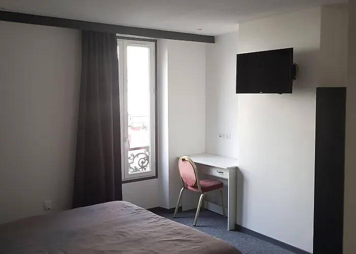 De La Paix 3*