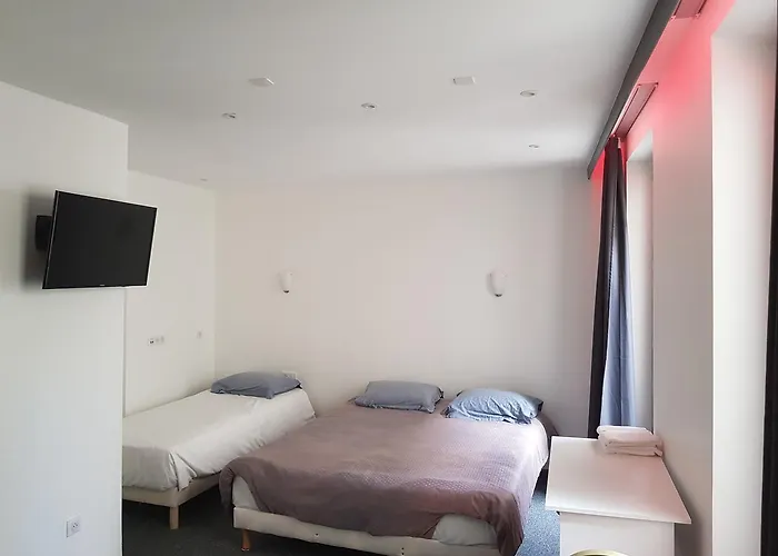 De La Paix 3*